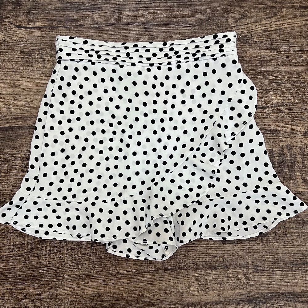 ZARA Ruffled Pleated Polka Dot Skort Shorts White Black Size M
